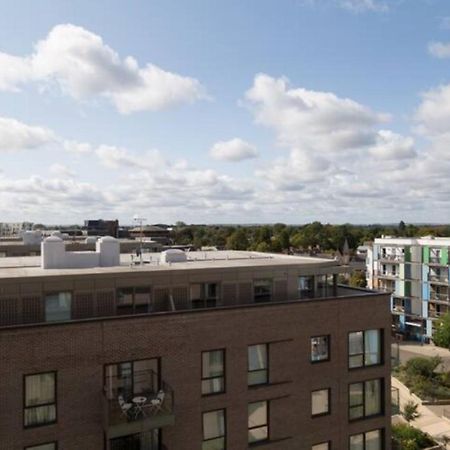 Contemporary & Homely Penthouse, 2 Mins Walk From Cambridge Station, Lift Access, Secured Gated On-Site Parking, Self Check-In, Super Fast Wifi, Terrace & Sleeps 6 Exterior photo