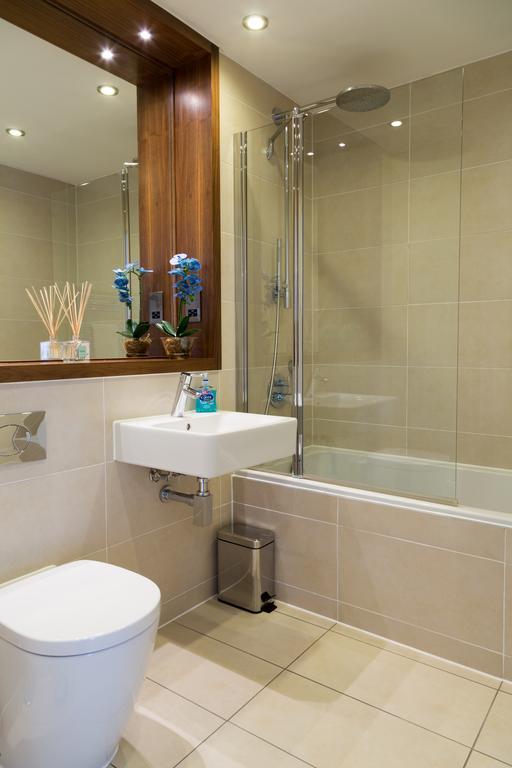 Contemporary & Homely Penthouse, 2 Mins Walk From Cambridge Station, Lift Access, Secured Gated On-Site Parking, Self Check-In, Super Fast Wifi, Terrace & Sleeps 6 Exterior photo