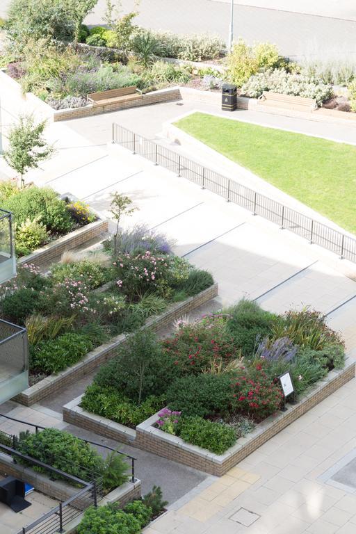 Contemporary & Homely Penthouse, 2 Mins Walk From Cambridge Station, Lift Access, Secured Gated On-Site Parking, Self Check-In, Super Fast Wifi, Terrace & Sleeps 6 Exterior photo